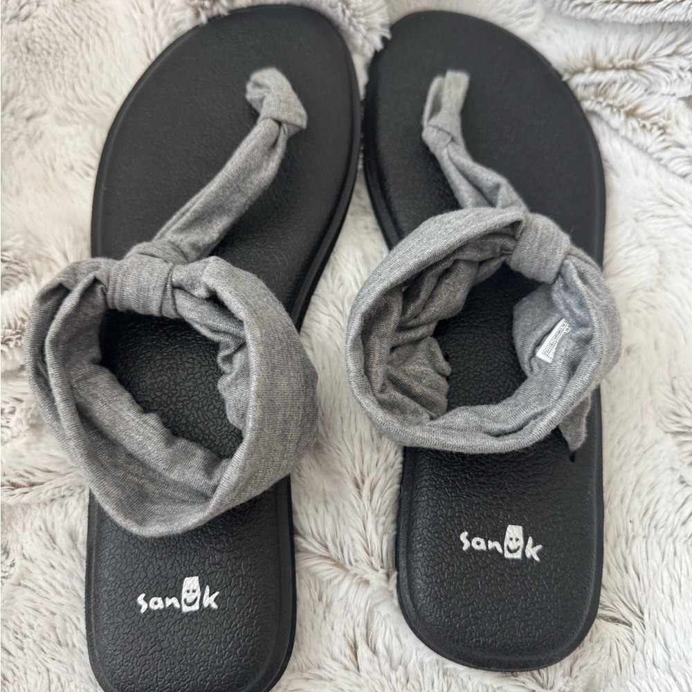 Sanuk Charcoal and Black Yoga Sling Sandals